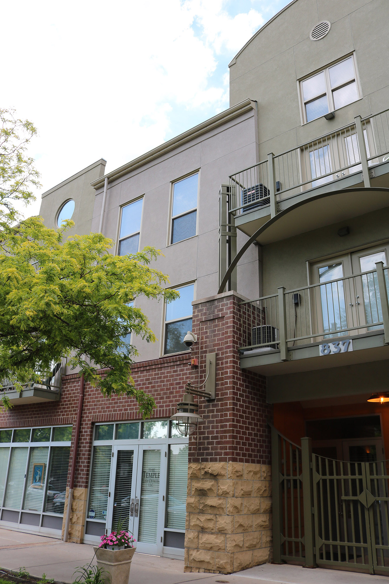 View of Entrance into briar gate apartments on 17th street