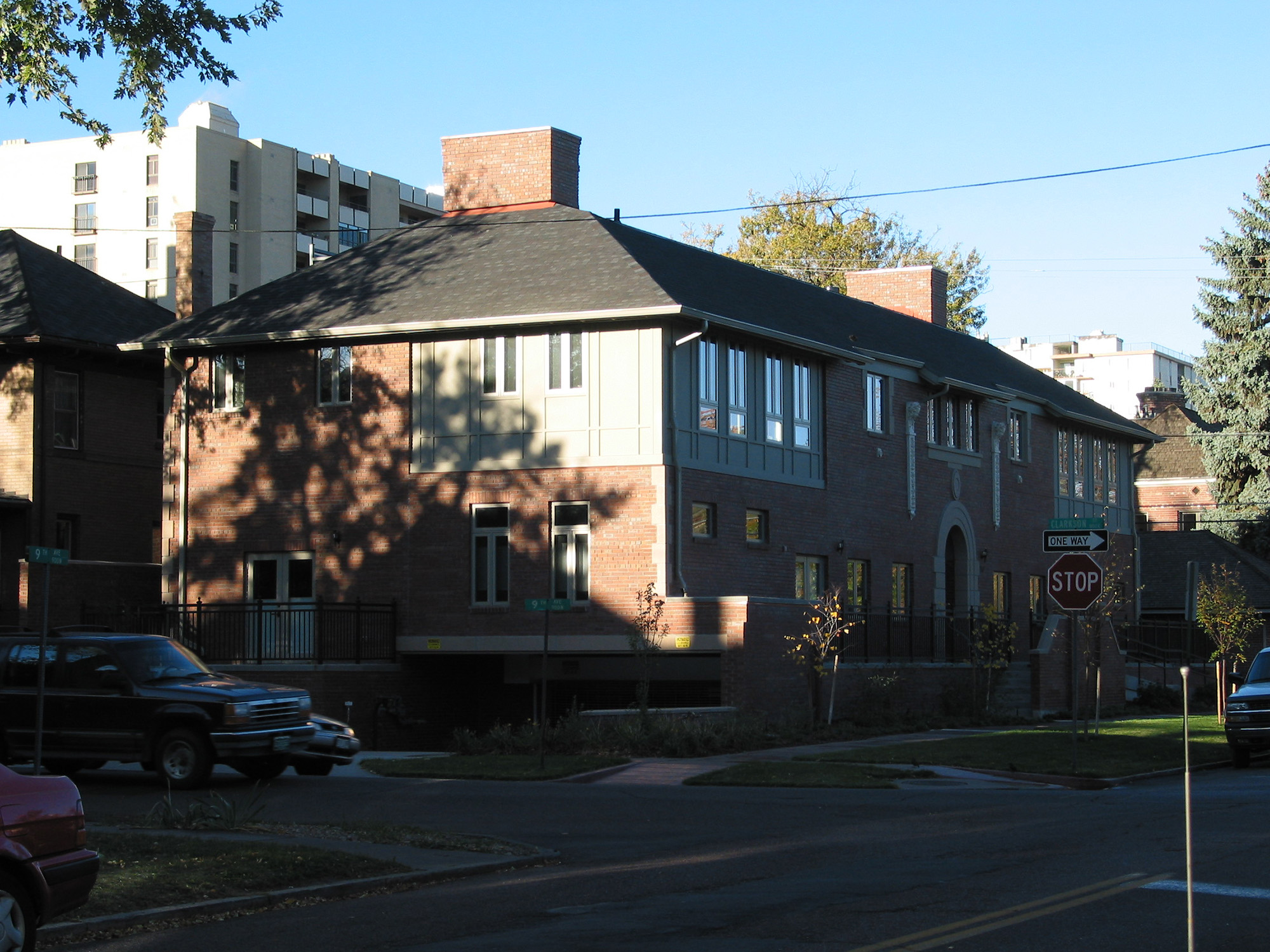 Exterior corner photo of consulate healing center
