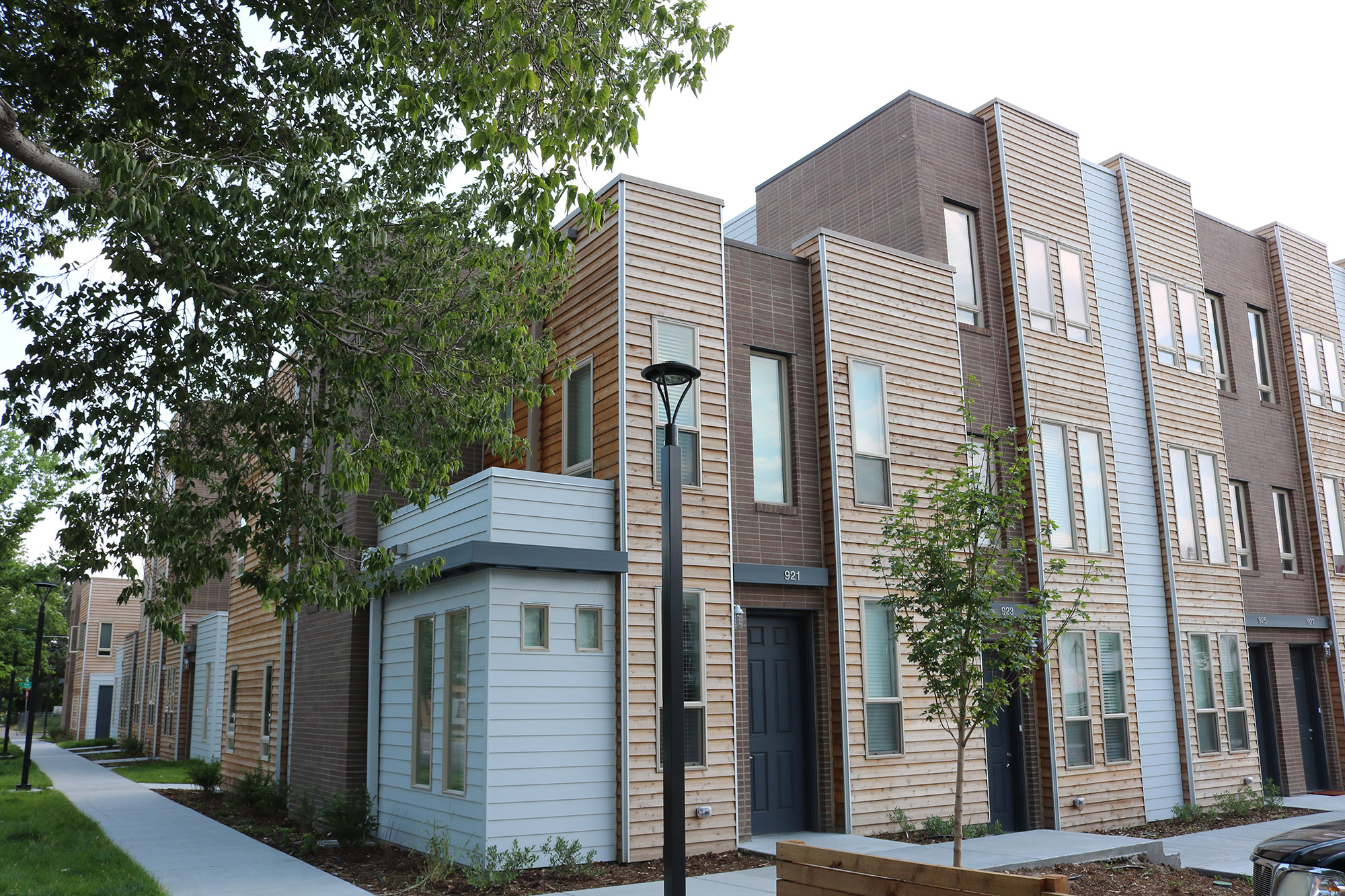 corner exterior view of mariposa townhome building