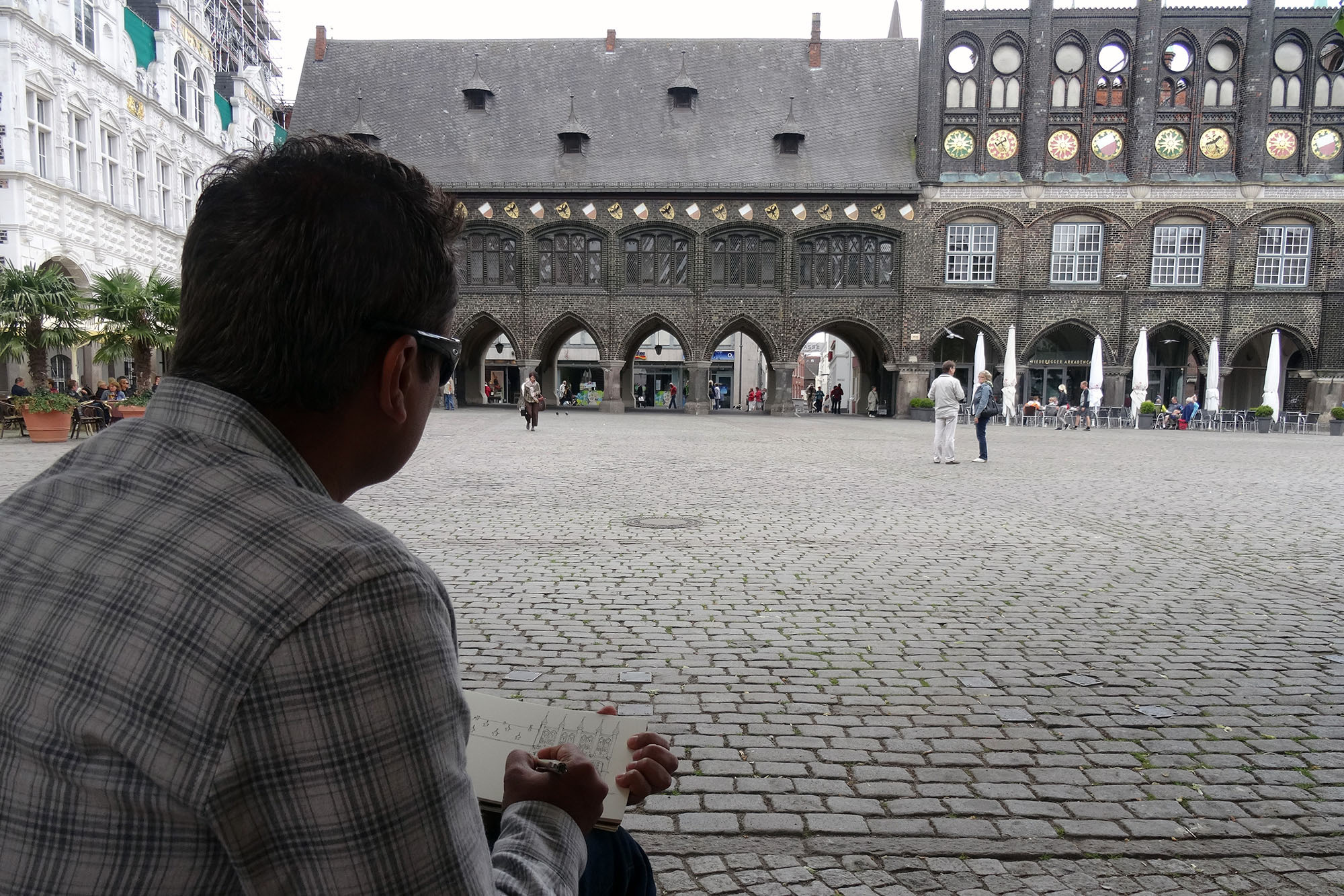 photo of harsh sketching in lubeck